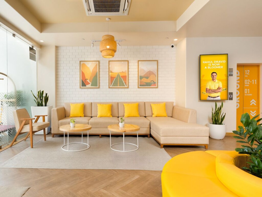 bloom hub weh andheri