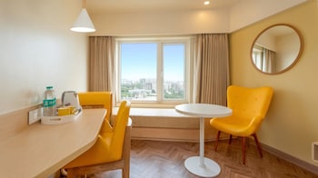 bloom hub weh andheri