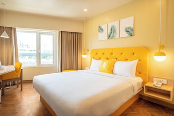 bloom hub weh andheri