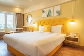 bloom hub weh andheri