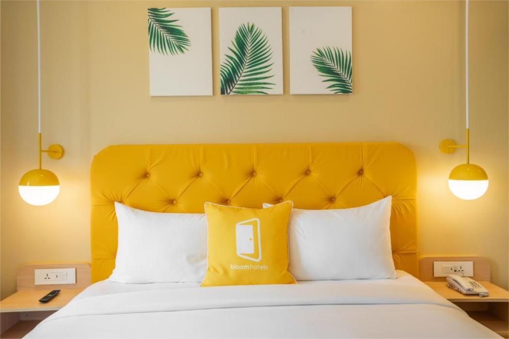 bloom hub weh andheri