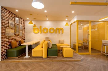 Bloom Hub Weh Andheri,,3 star