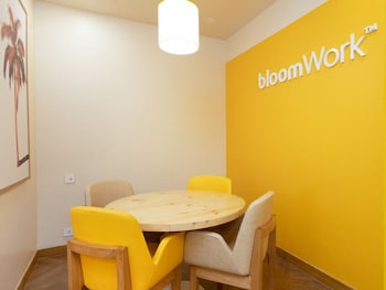 Bloom Hub Weh Andheri,,3 star