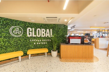 bloom hub weh andheri