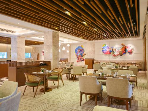 the leela hyderabad banjara hills