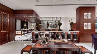 the leela hyderabad banjara hills