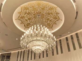 the leela hyderabad banjara hills