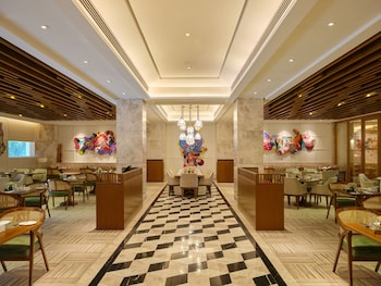 the leela hyderabad banjara hills