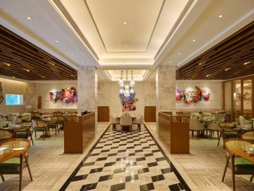 the leela hyderabad banjara hills