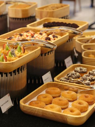 the leela hyderabad banjara hills