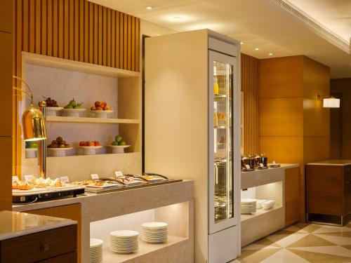 the leela hyderabad banjara hills