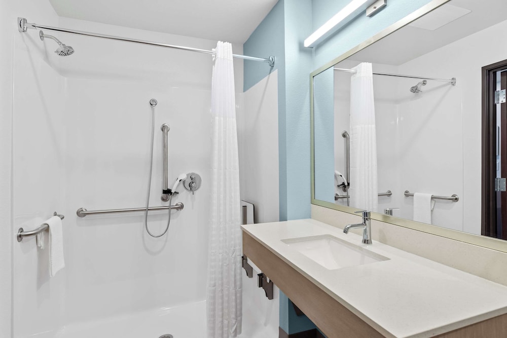 woodspring suites richmond airport