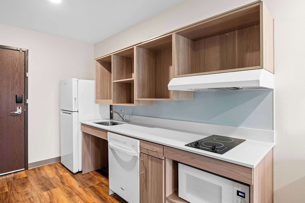 woodspring suites richmond airport