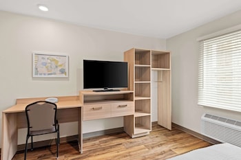 woodspring suites richmond airport