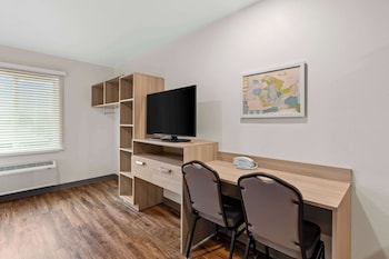 woodspring suites richmond airport