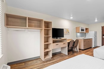 woodspring suites richmond airport