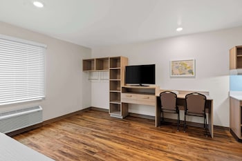 woodspring suites richmond airport