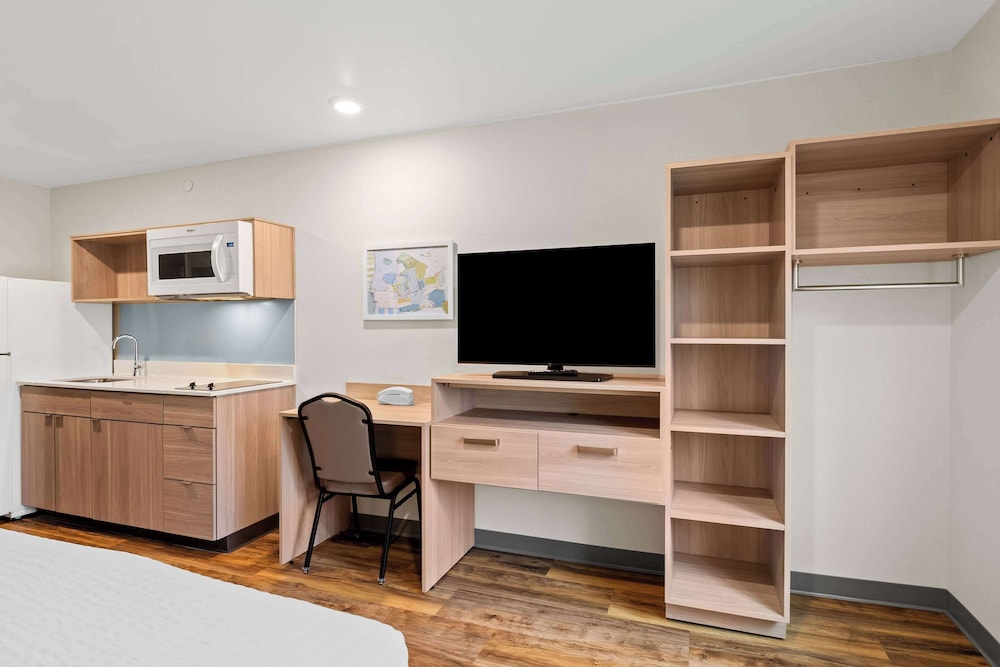 woodspring suites richmond airport