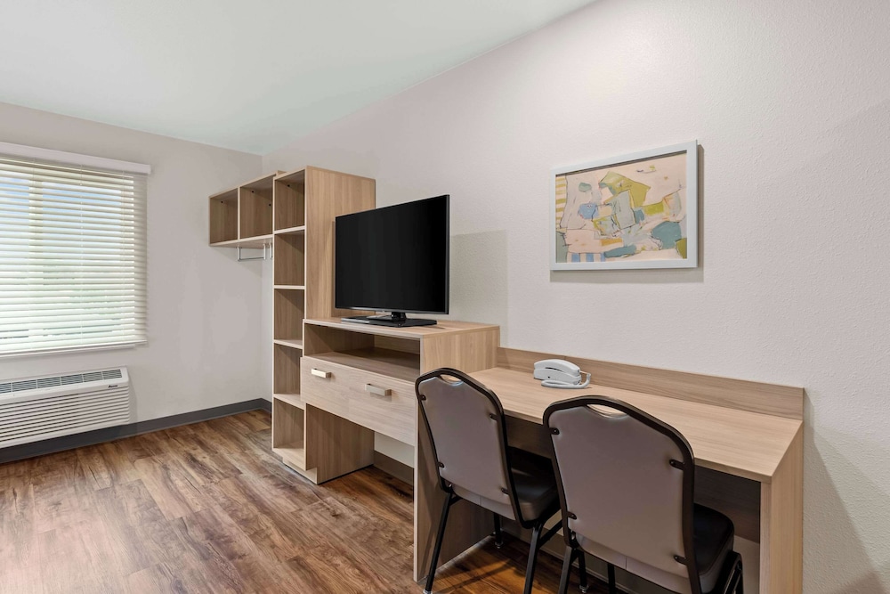 woodspring suites richmond airport