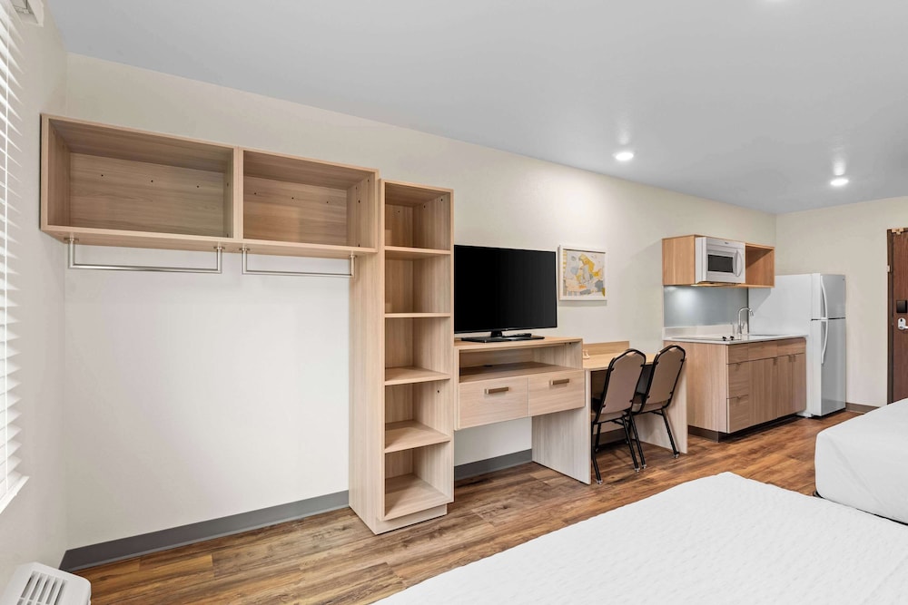 woodspring suites richmond airport