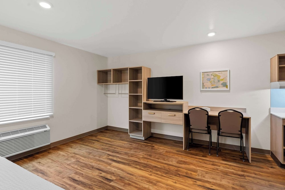 woodspring suites richmond airport