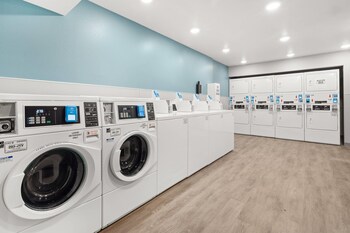 woodspring suites ceres modesto