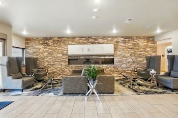 Cobblestone Hotel & Suites-Russellspoint,,3 star