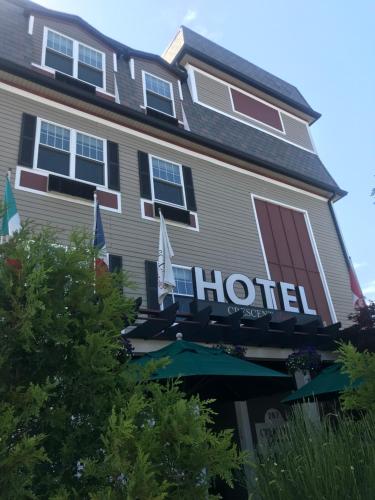 crescent suites hotel
