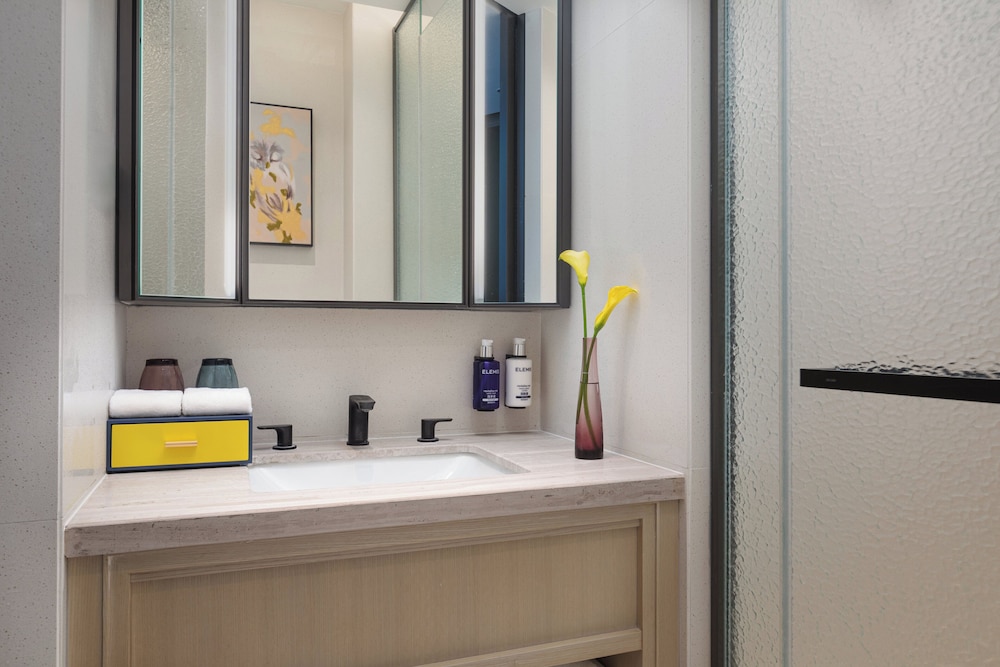 voco suites shanghai hongqiao cbd by ihg