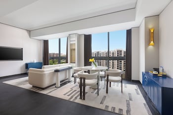 voco suites shanghai hongqiao cbd by ihg