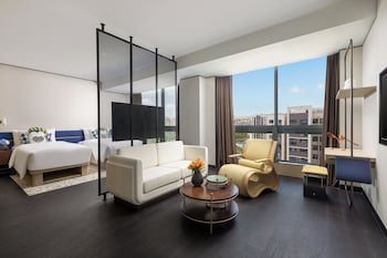 voco suites shanghai hongqiao cbd by ihg