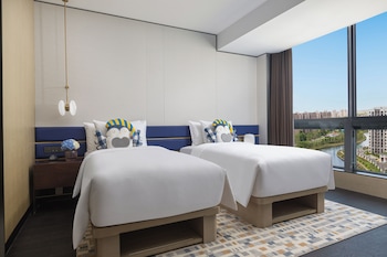 voco suites shanghai hongqiao cbd by ihg
