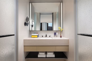 voco suites shanghai hongqiao cbd by ihg