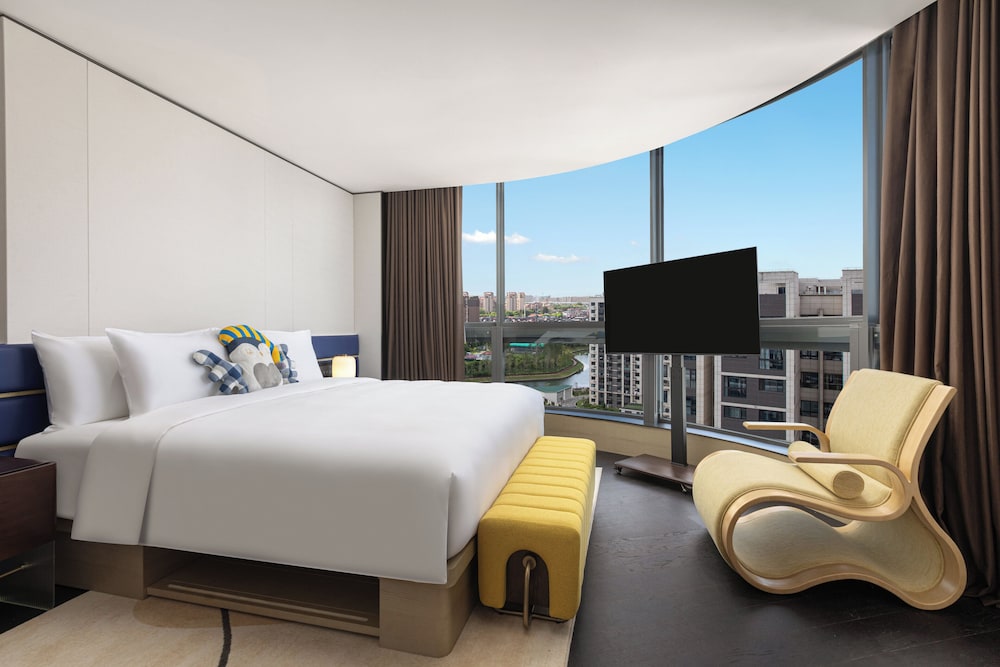 voco suites shanghai hongqiao cbd by ihg