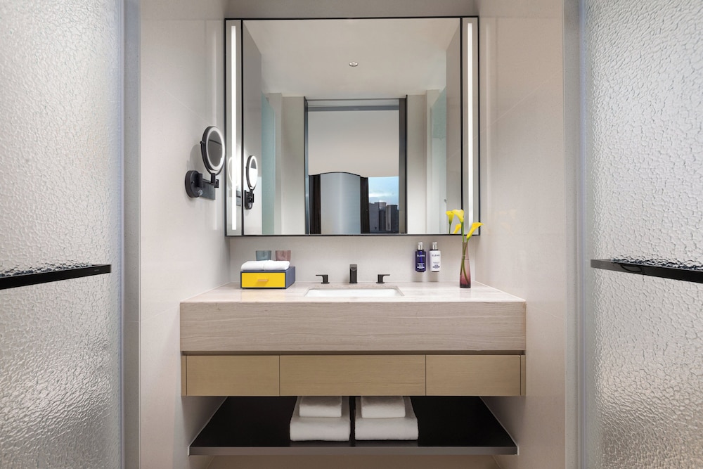 voco suites shanghai hongqiao cbd by ihg