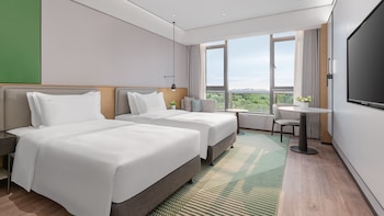 holiday inn wuhan houguan lake by ihg
