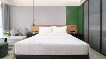 holiday inn wuhan houguan lake by ihg