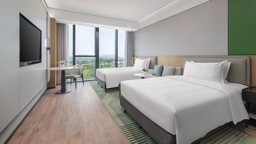 holiday inn wuhan houguan lake by ihg