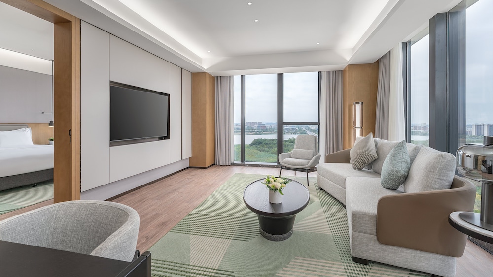 holiday inn wuhan houguan lake by ihg