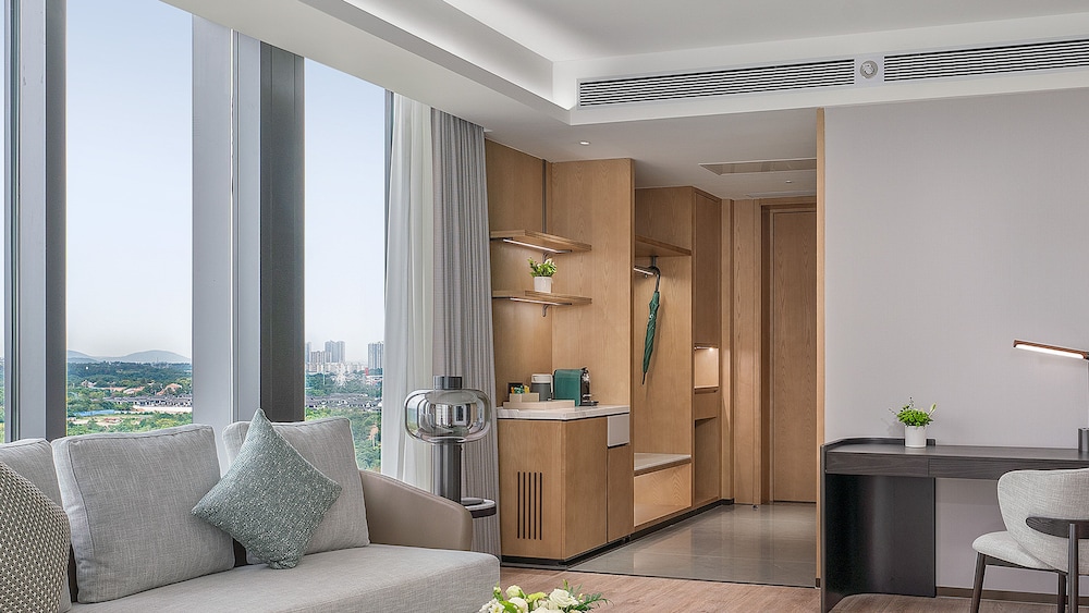 holiday inn wuhan houguan lake by ihg