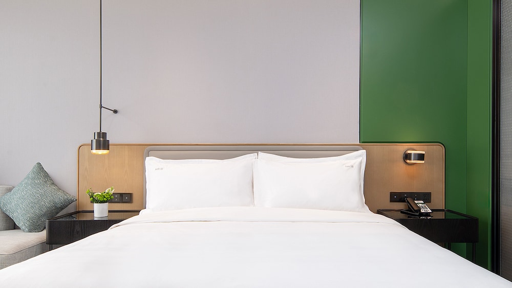 holiday inn wuhan houguan lake by ihg