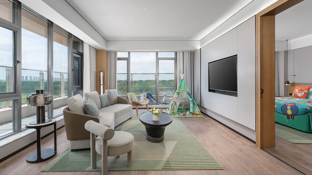 holiday inn wuhan houguan lake by ihg