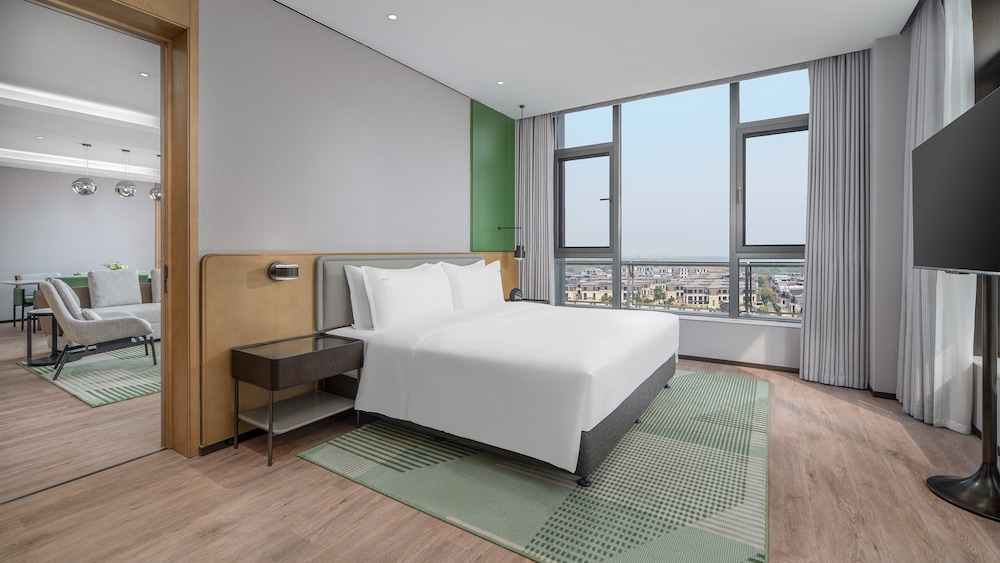holiday inn wuhan houguan lake by ihg