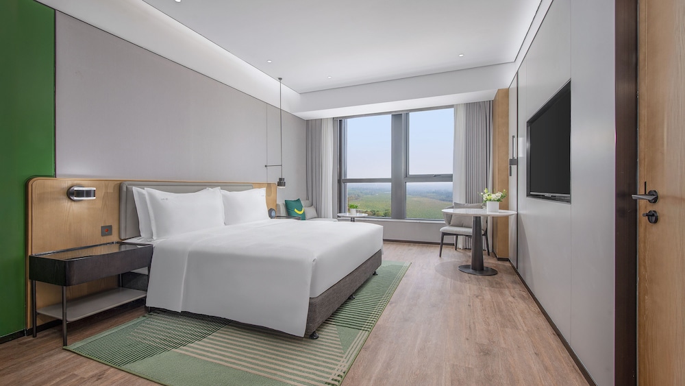 holiday inn wuhan houguan lake by ihg