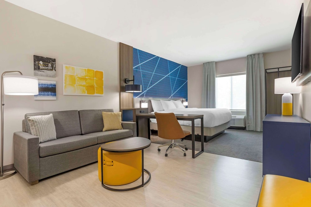 comfort inn and suites huntsville near university