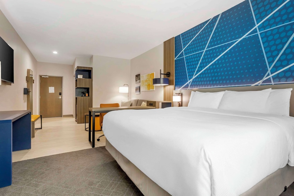 comfort inn and suites huntsville near university