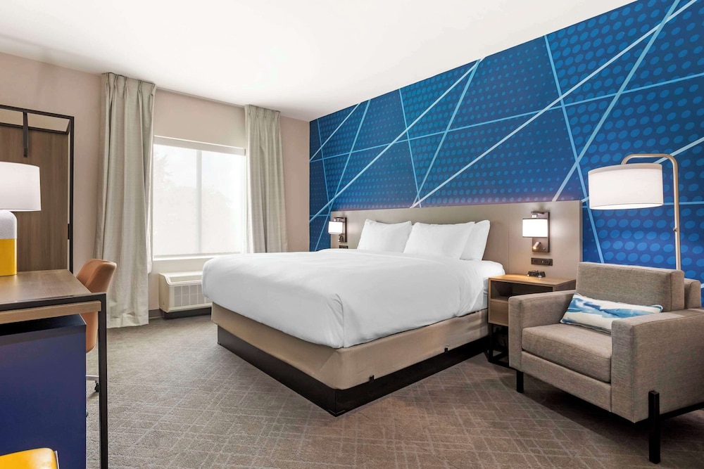 comfort inn and suites huntsville near university