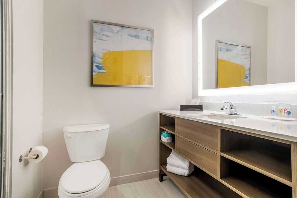 comfort inn and suites huntsville near university