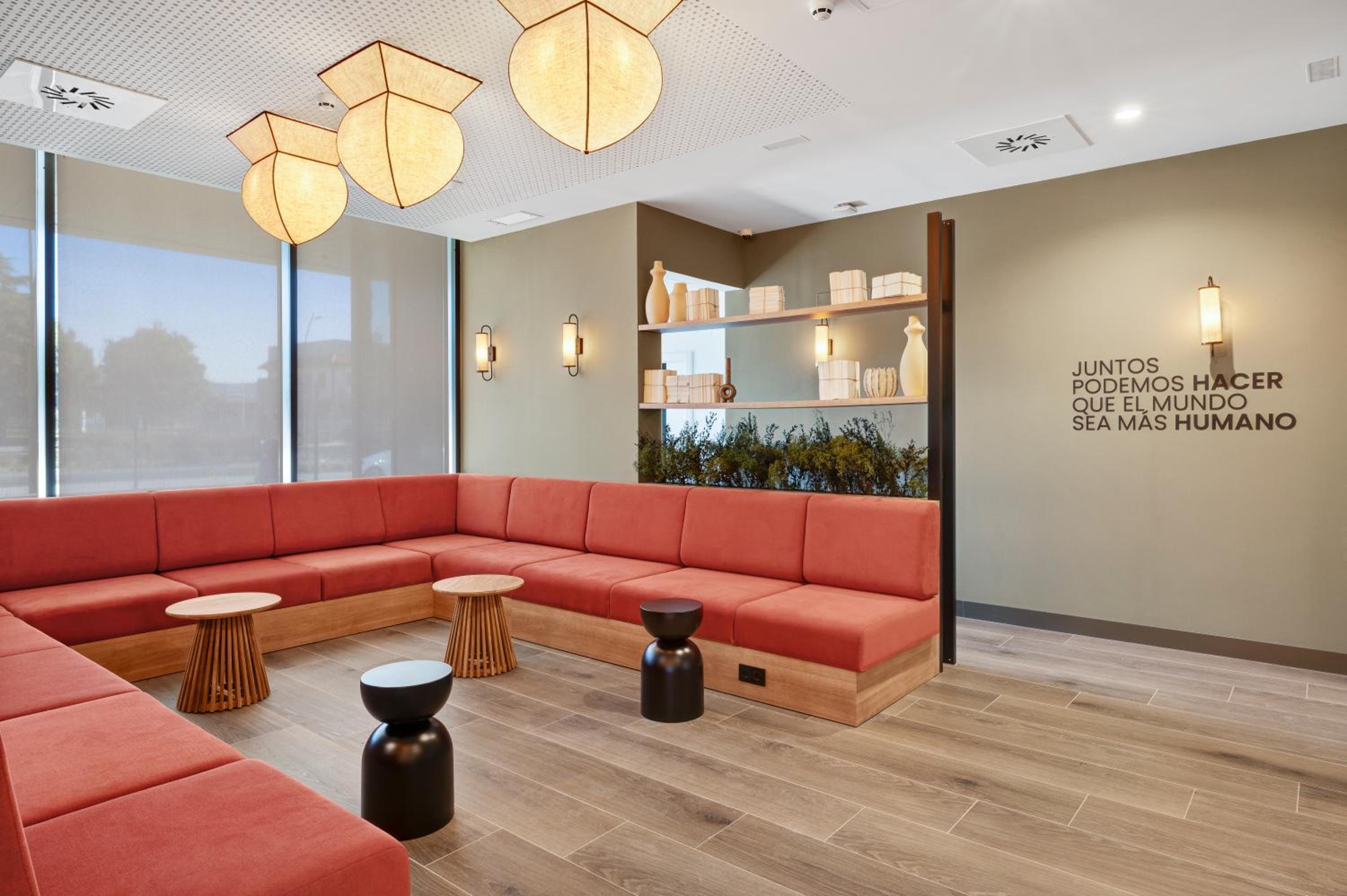 bandb hotel madrid fuenlabrada retail park