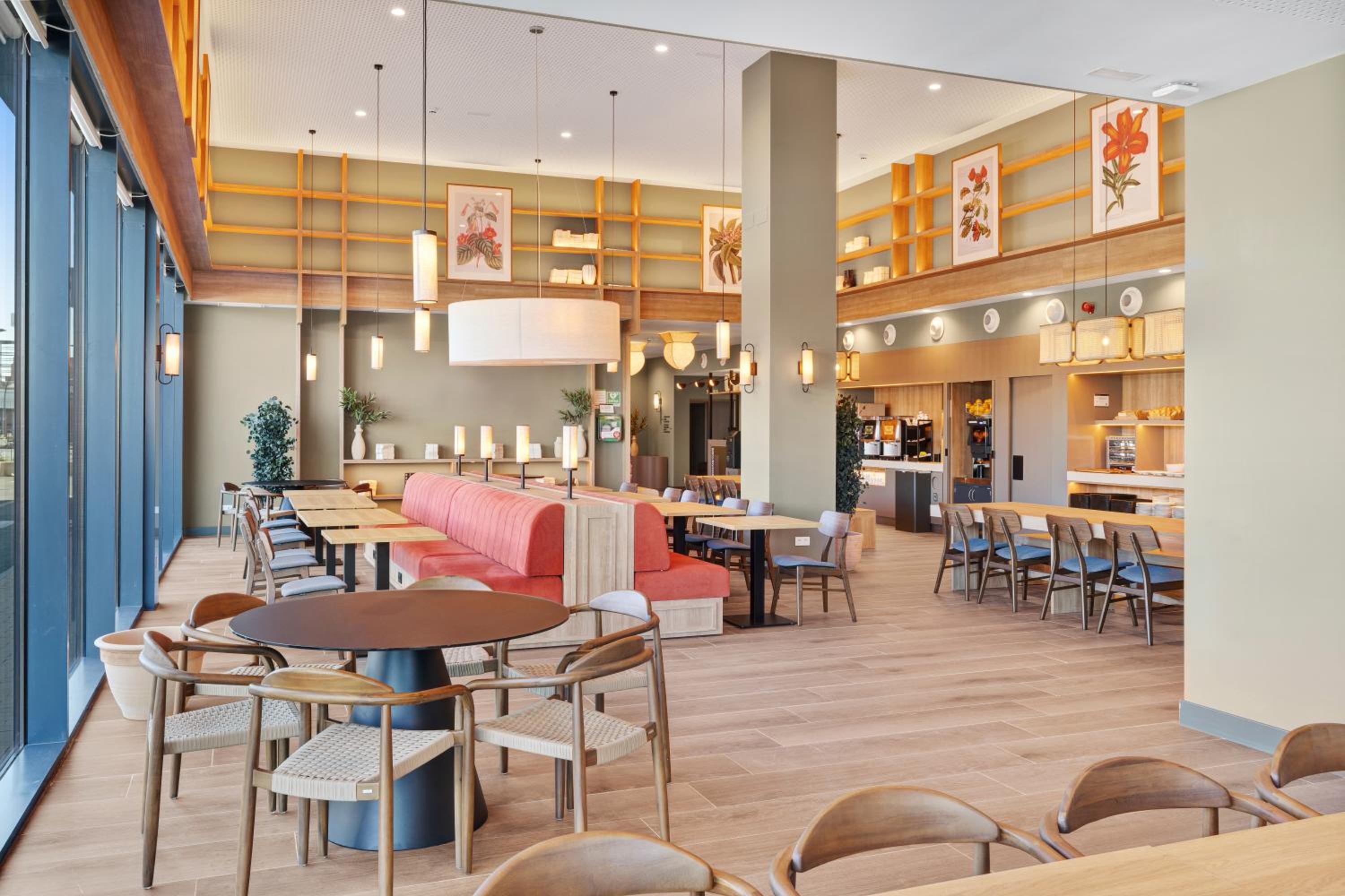 bandb hotel madrid fuenlabrada retail park